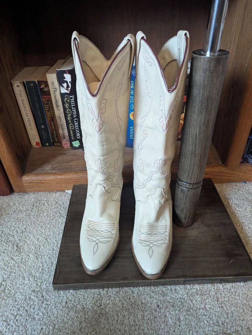vintage Acme White Embroidered Cowgirl Boots Women’s Size 8 Western Leather USA